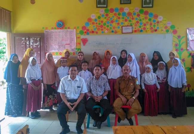 SD Negeri Tengku Tinggi Aceh Terima Beasiswa Bang Muslim
