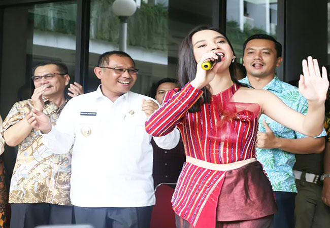 Akhyar Apresiasi Lyodra Harumkan Nama Kota Medan