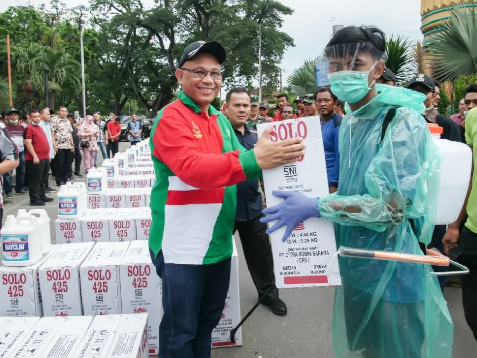 Akhyar Serahkan 151 Alat Disinfektan Ke-21 Kecamatan Se Kota Medan
