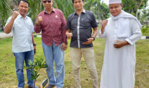 Usai Sholat Jum'at, DPRK Aceh Tamiang Lakukan Penghijauan Pekarangan