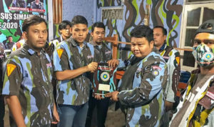 Ketua PAC IPK Simalingkar Beri 4 Mandat Ranting