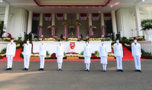 Tim Sabang Kibarkan Sang Merah Putih di Istana Merdeka