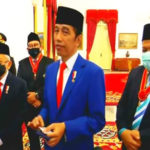 Kerap Kontroversi, Jokowi Beri Penghargaan Kepada Fahri Hamzah dan Fadli Zon