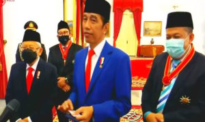 Kerap Kontroversi, Jokowi Beri Penghargaan Kepada Fahri Hamzah dan Fadli Zon