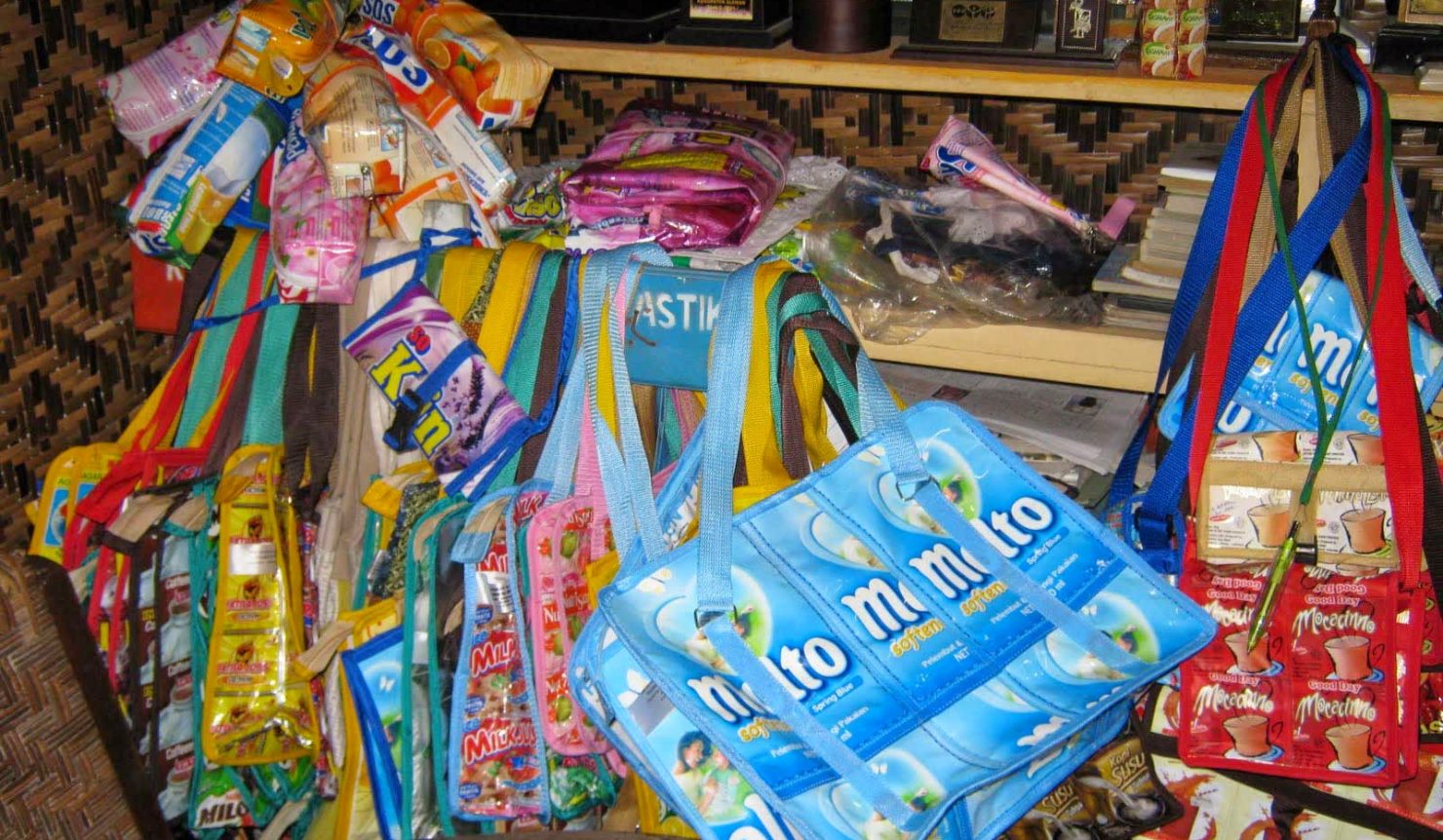'Sulap' Sampah Plastik, Yanti Mampu Raup Omset Hingga Rp.20 Juta