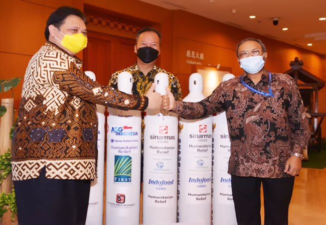 Indonesia Kirimkan 3.400 Tabung Gas Oksigen ke India