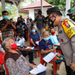 Pesan Kapoldasu Tinjau Vaksinasi di Toba, "Kapolres Tolong Jaga Kampung Saya"
