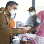 Wakil Bupati Karo Serahkan Bantuan Kebakaran di Desa Ujung Deleng