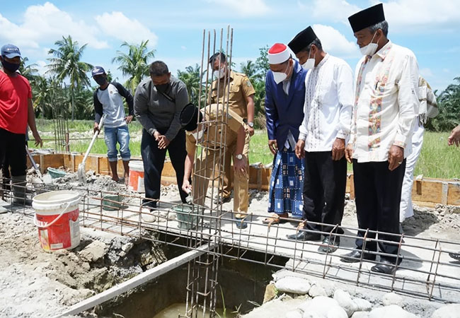 Bupati Asahan Letakkan Batu Pertama Pondok Pesantren Kisaran