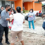 Wakil Bupati Karo Bagikan Bantuan PPKM Kepada Warga Desa Lau Solu dan Tanjung Pama