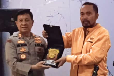 Gemar Bergaul ke Wartawan, FRN Counter Opinion Polri Beri Penghargaan ke Kapolres Metro Tangerang