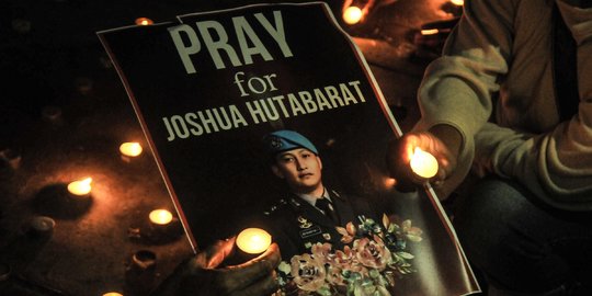 Kenang 40 Hari Kematian Brigadir J, Pengacara Kamaruddin Simanjuntak Hadiri Aksi 4.000 Lilin