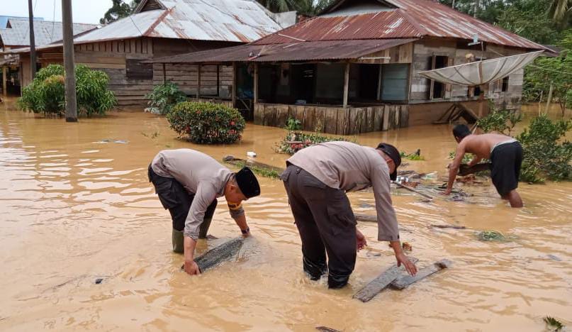 Banjir di Madina Rendam 145 Rumah Mulai Surut