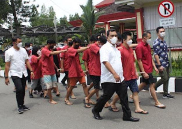 Pasca Penangkapan 15 Orang di Riau, Polisi Tetapkan 14 Tersangka Judi Online Avin BK