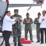 Menhan Prabowo Serahkan Pesawat Super Hercules TNI AU