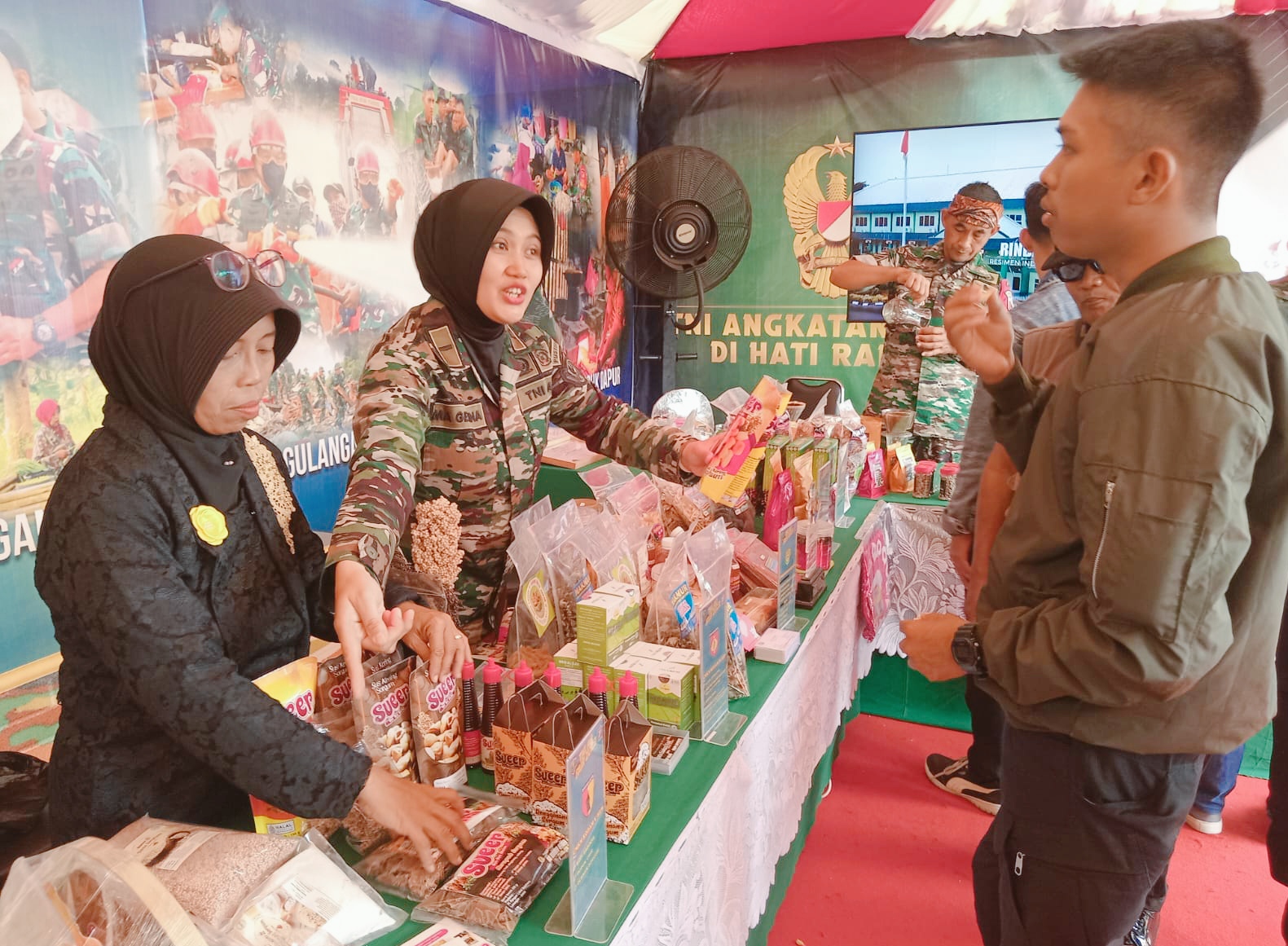 Produk UMKM Binaan Kodim Lamongan Warnai TNI-AD Fair Jakarta