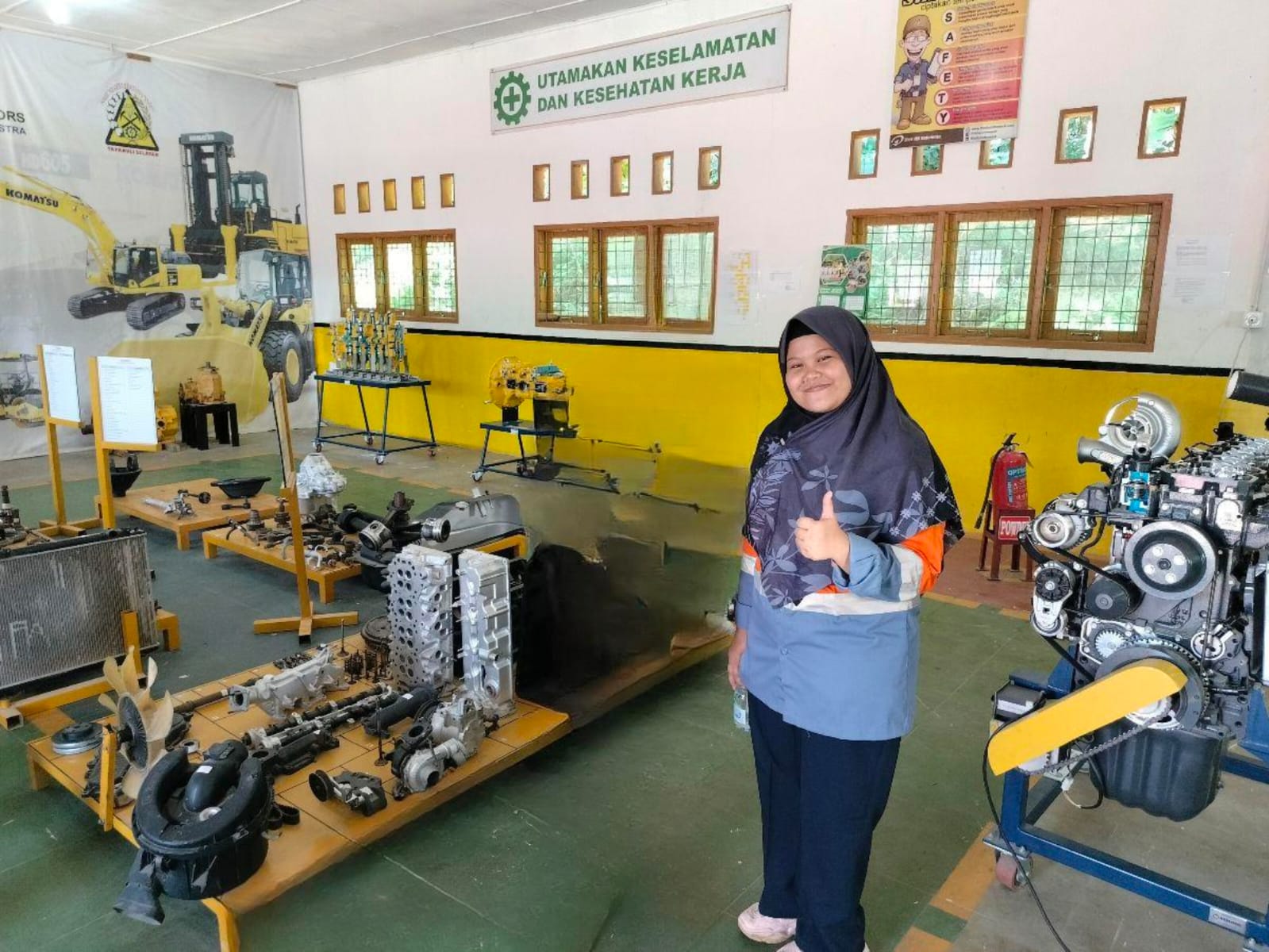 Kisah Siti dari Terima Beasiswa Unggulan Hingga Bekerja di PT AR